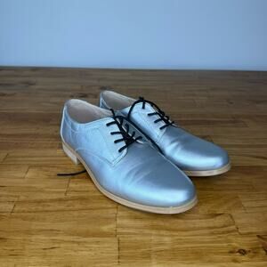 ModCloth Silver Metallic Lace Up Oxford Flat Shoes Size 8